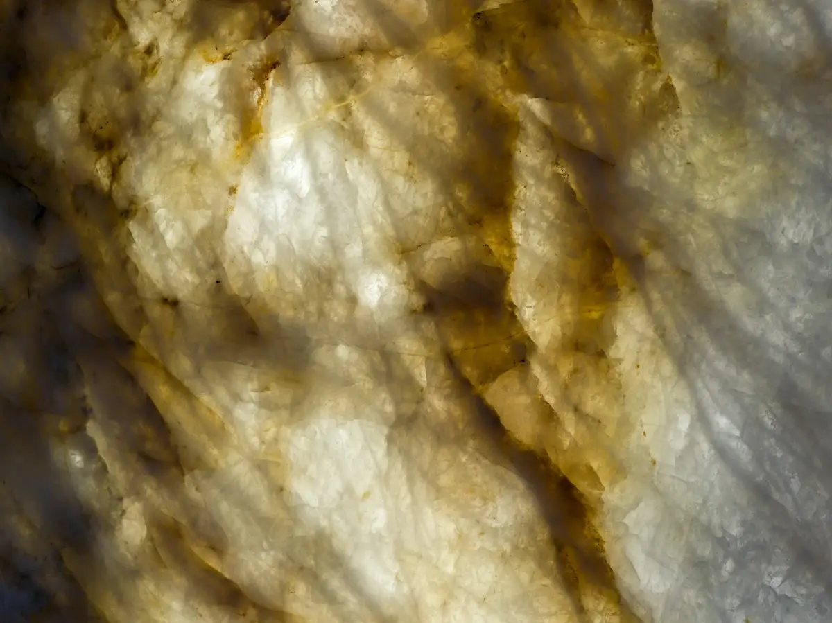 Honey Onyx slab